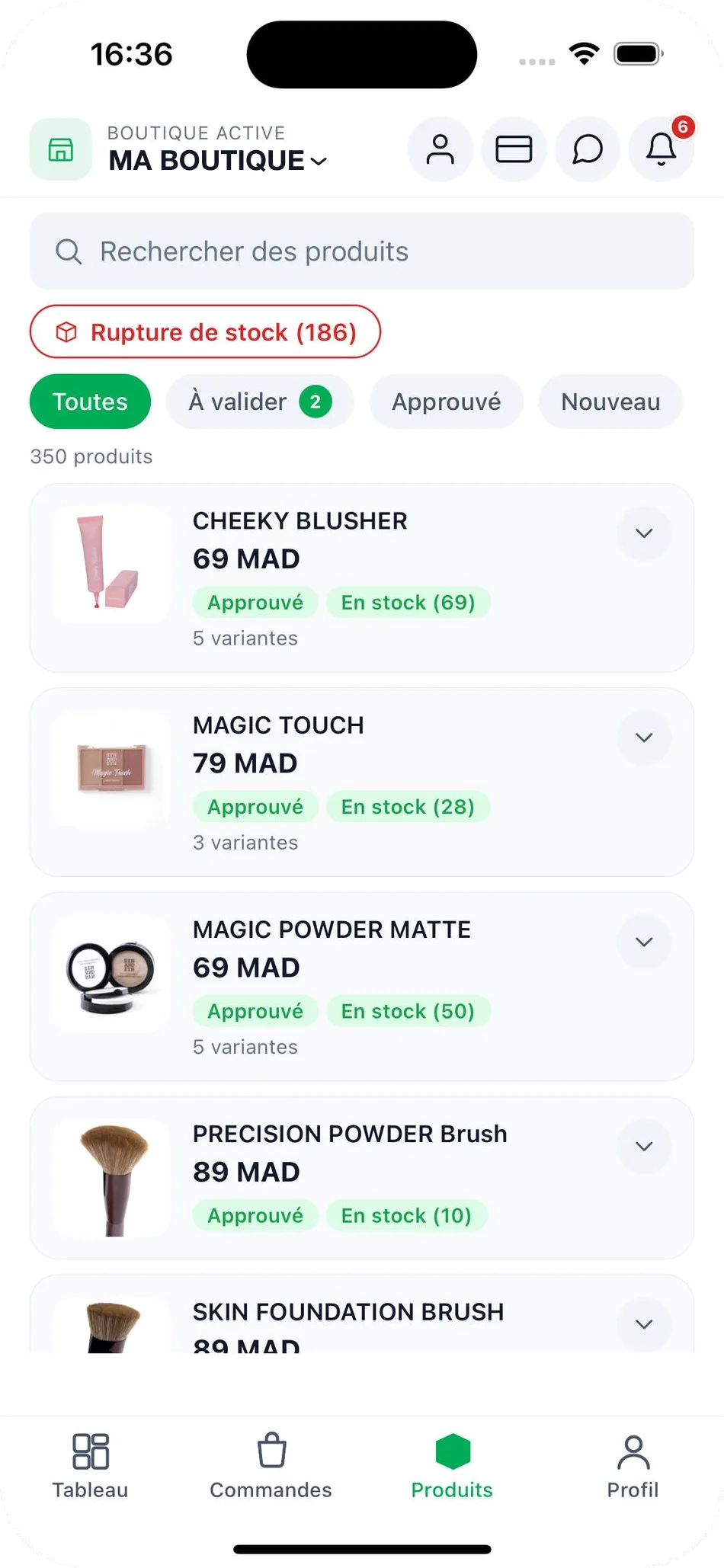 Catalogue produits dans l'application vendeur Wasal avec filtre Rupture de stock, onglets Toutes, À valider, Approuvé et Nouveau, et pour chaque produit son prix, son statut et son stock